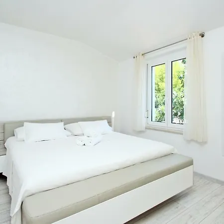 Zara Apartment Icici